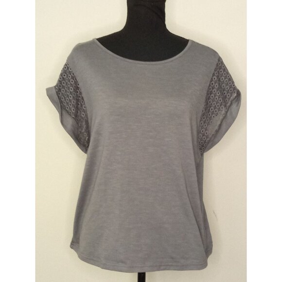 Shein Women's Grey Short Sleeve Top w/Lace Detail & Cuffs at Sleeve Size Large - Picture 1 of 5